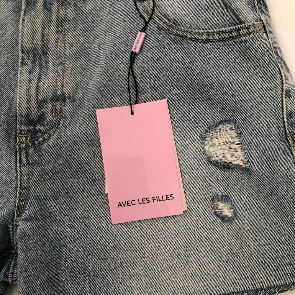 AVEC LES FILLES JEAN SHORTS SIZE 29 HIGH WAIST RAW HEM DISTRESSED NWT - Picture 7 of 14